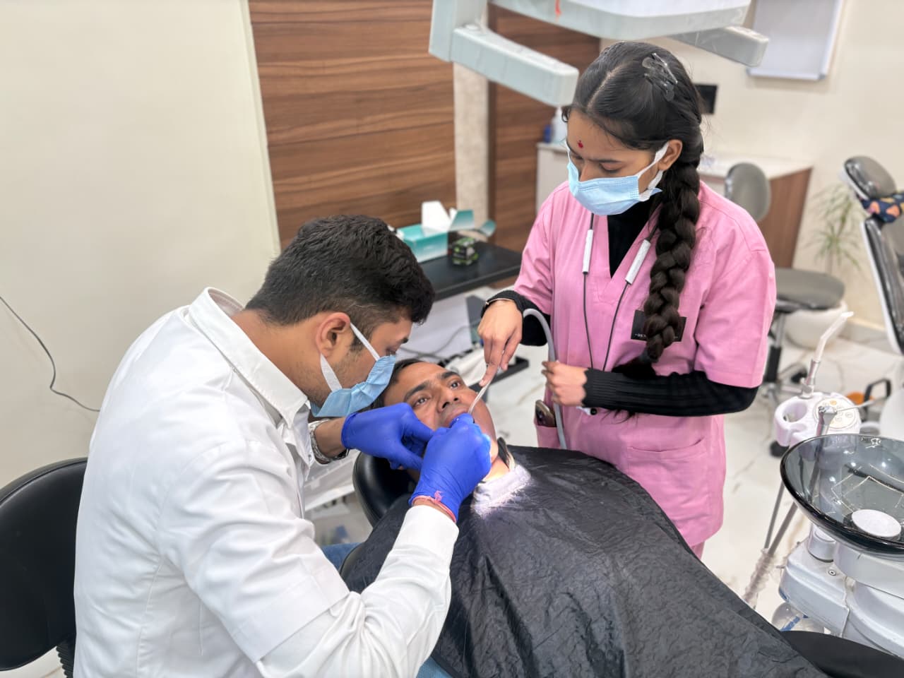 dental clinic near me . dr a&t dental clinic gwalior